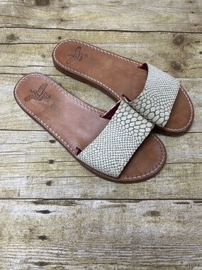 Freebird "Golden" cream leather  sandals.  Size 9